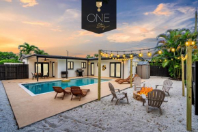 Relaxing Hollywood Pool Oasis